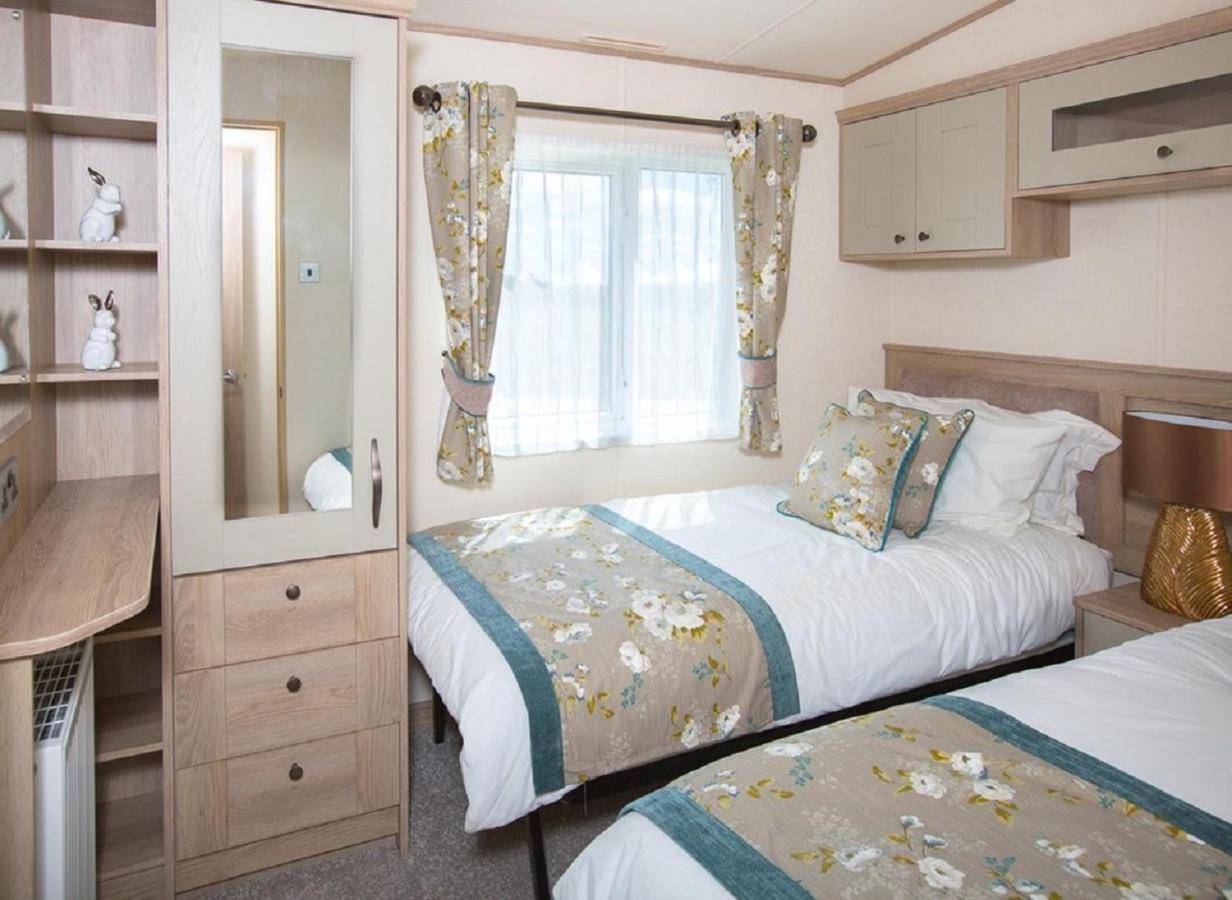 Newperran Holiday Park Ньюки Экстерьер фото