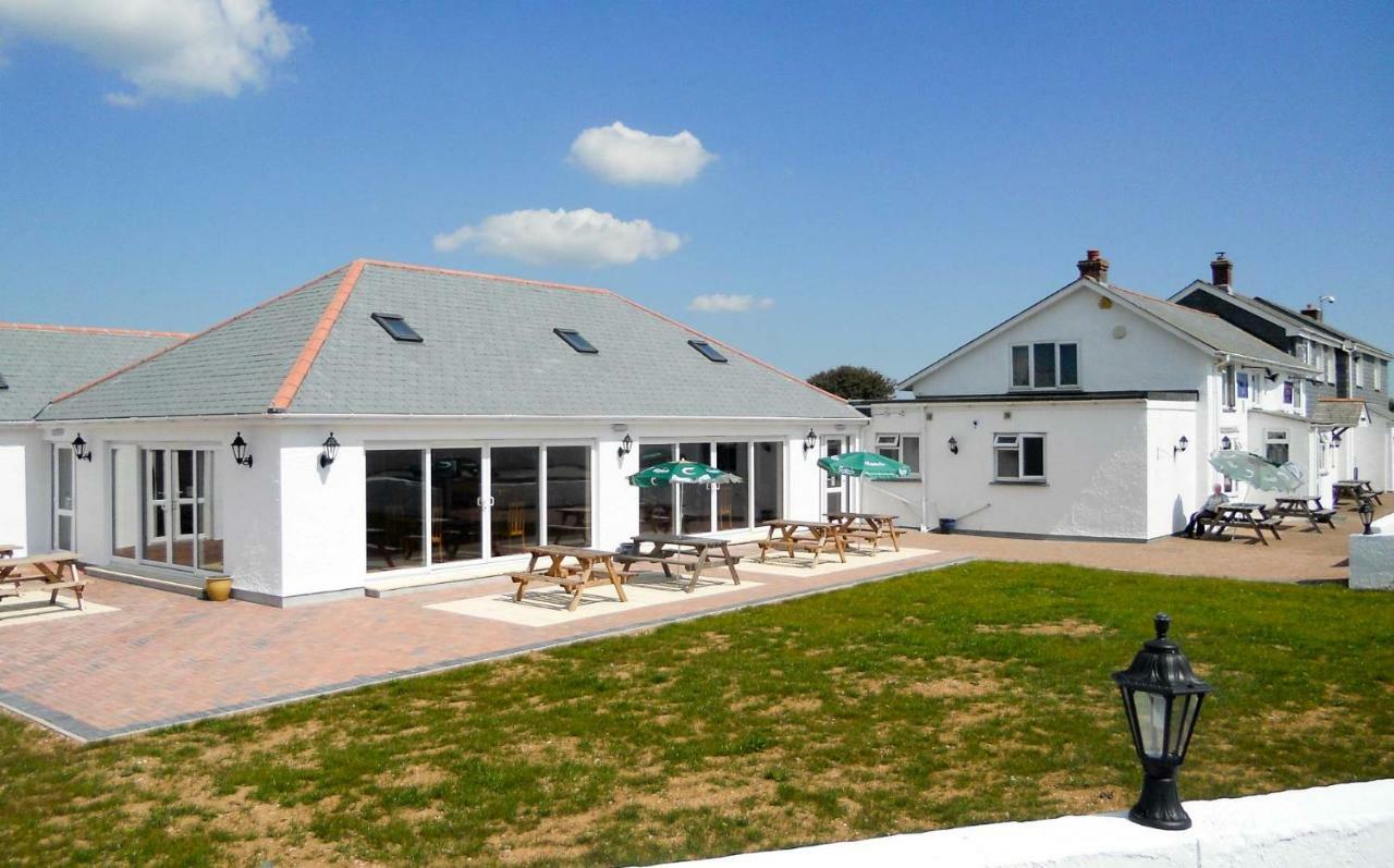 Newperran Holiday Park Ньюки Экстерьер фото