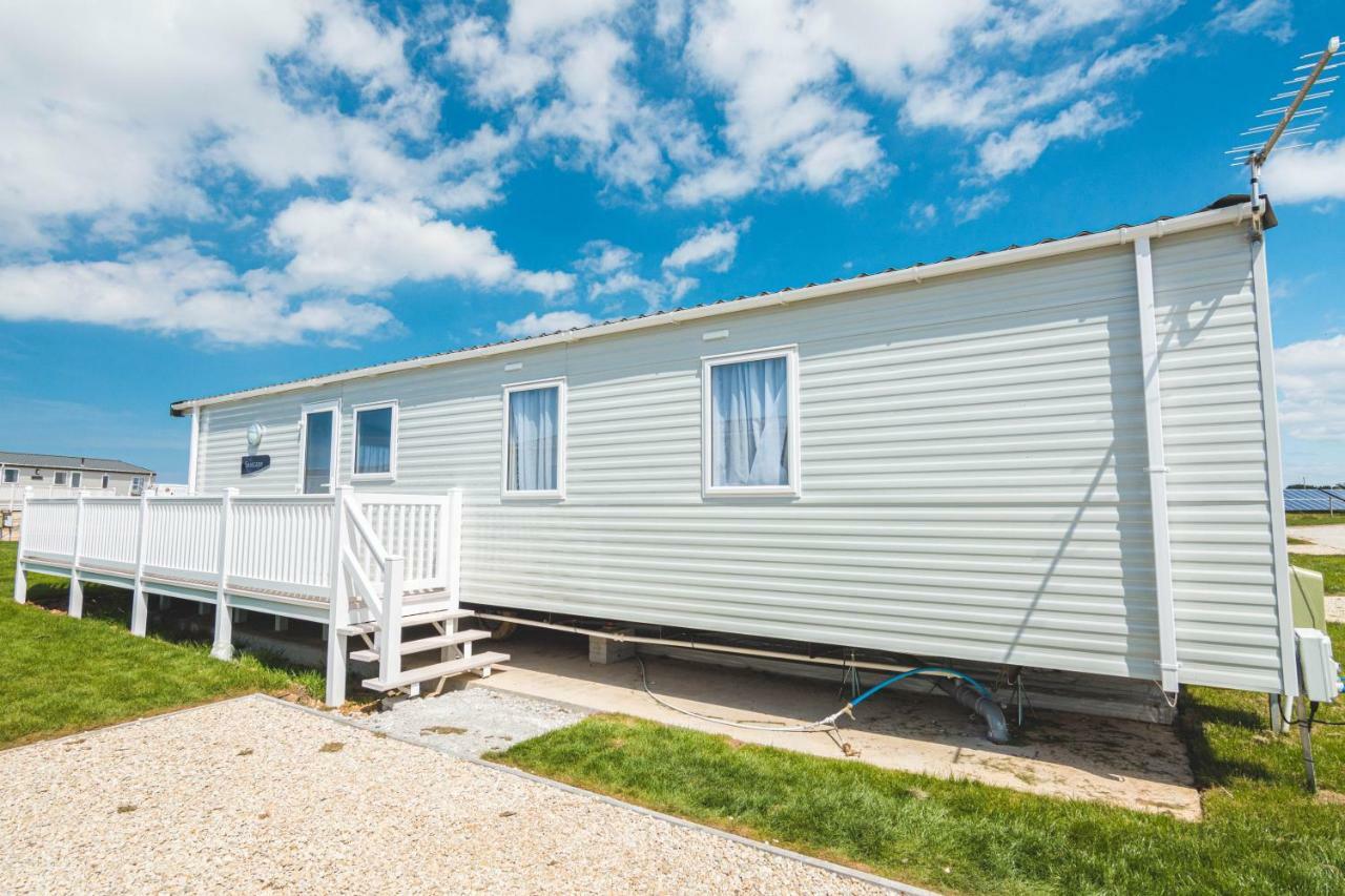 Newperran Holiday Park Ньюки Экстерьер фото