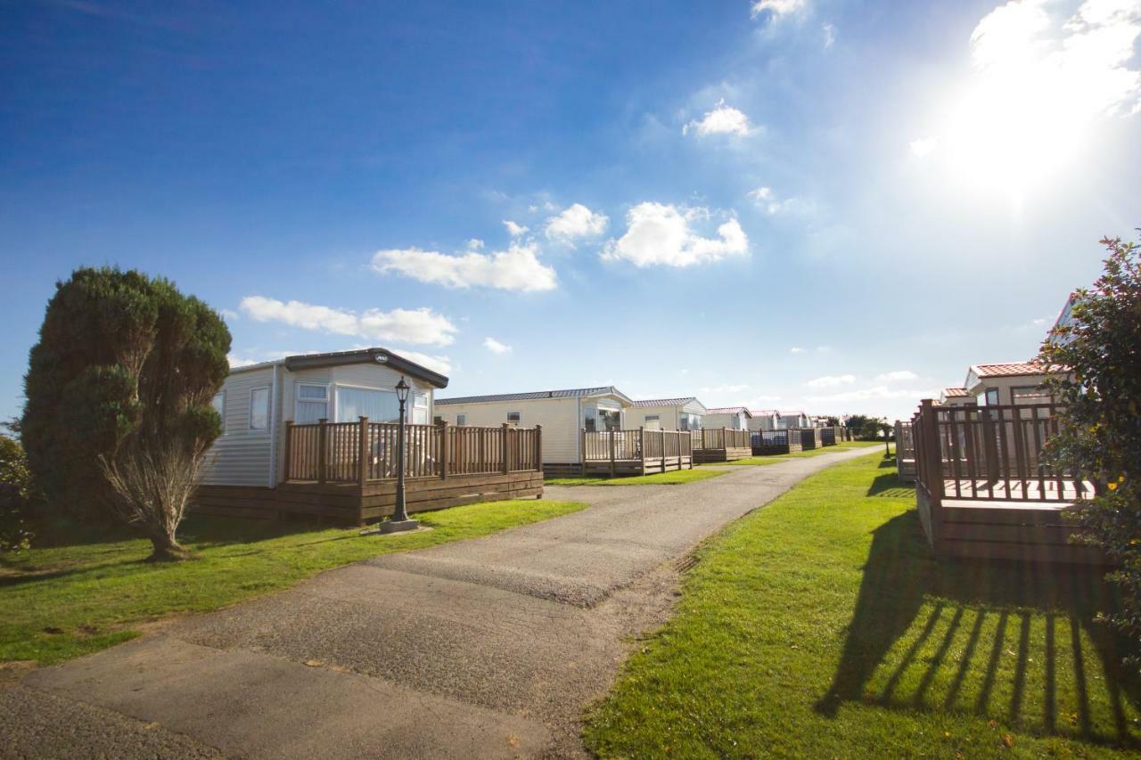 Newperran Holiday Park Ньюки Экстерьер фото